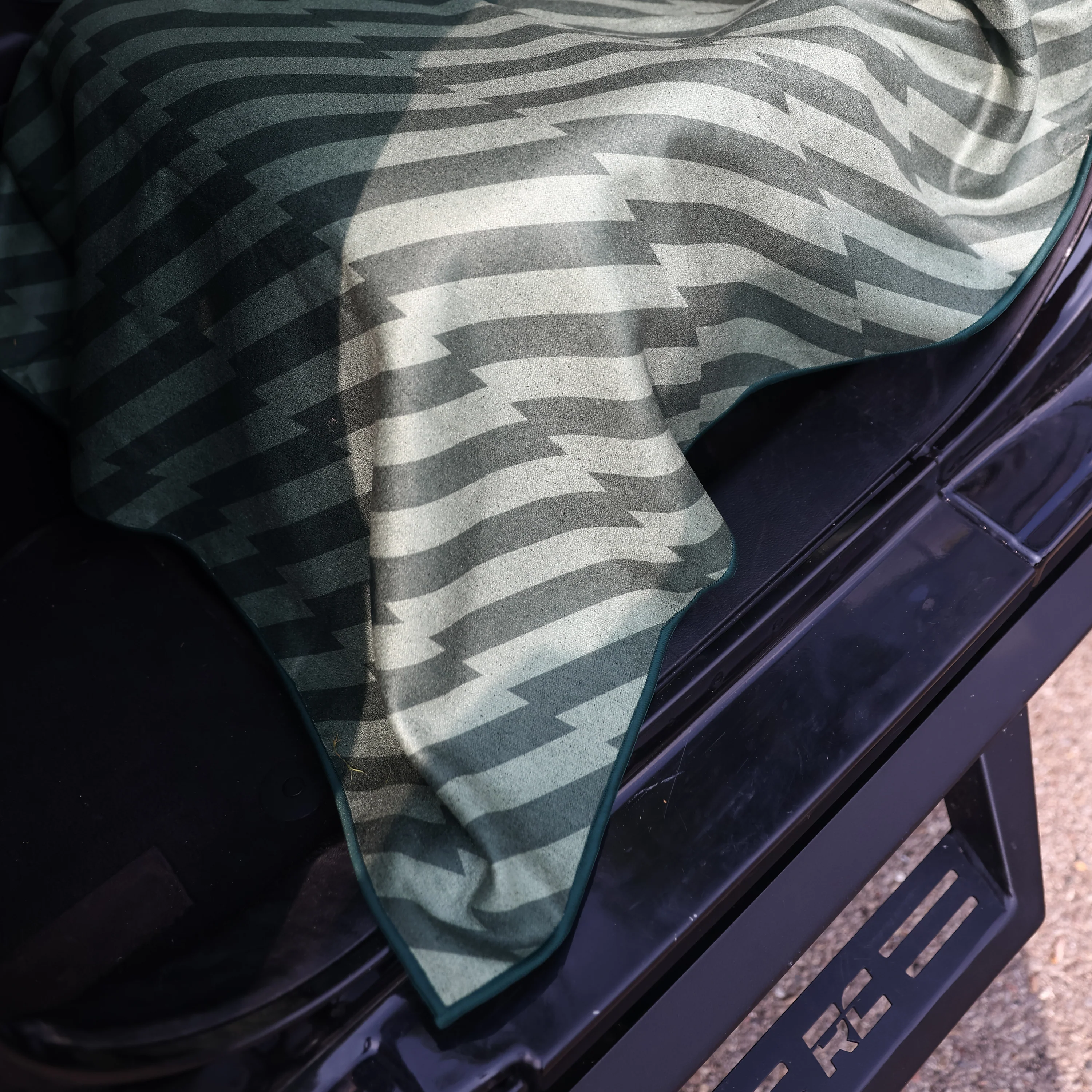 Velocity Blitz Green Car Seat Cover Towel - Image 7