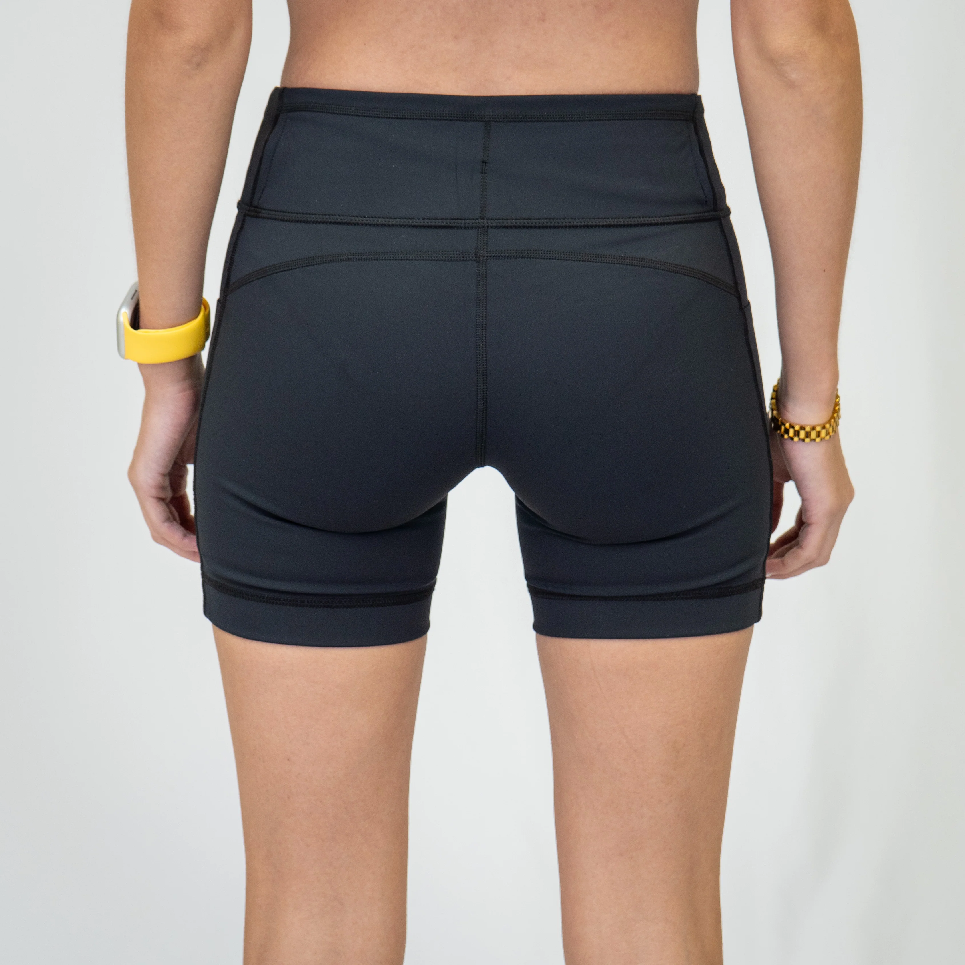 Womens Flexion 5" Compression Short - Stealth Black - Image 4